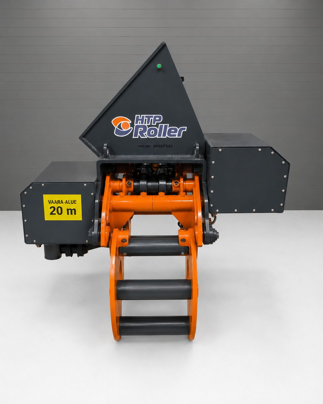 HTP Roller 400 seen from the front, with the roller assembly in the gripping section