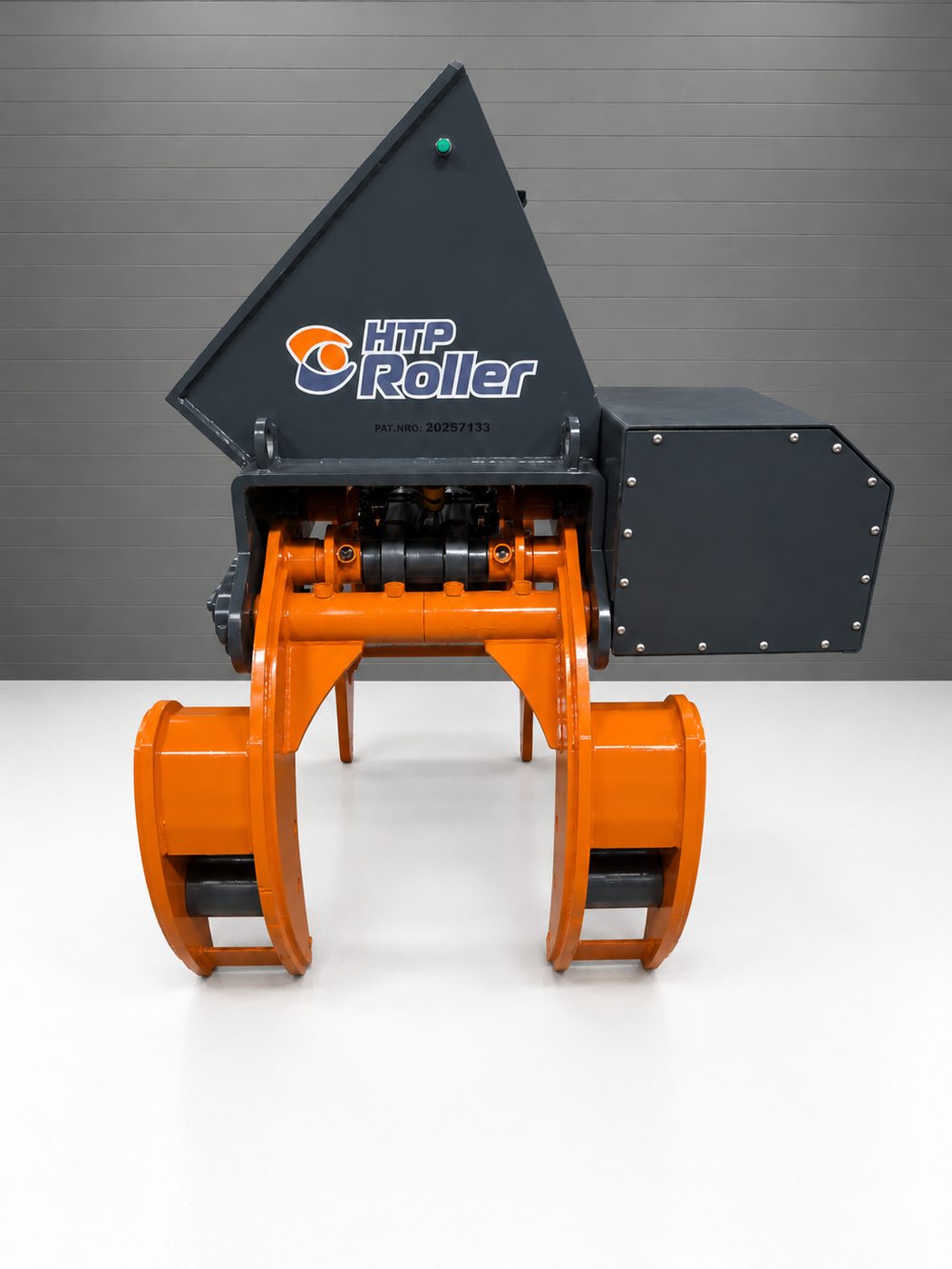 HTP Roller 400 with the jaws closed around a casing