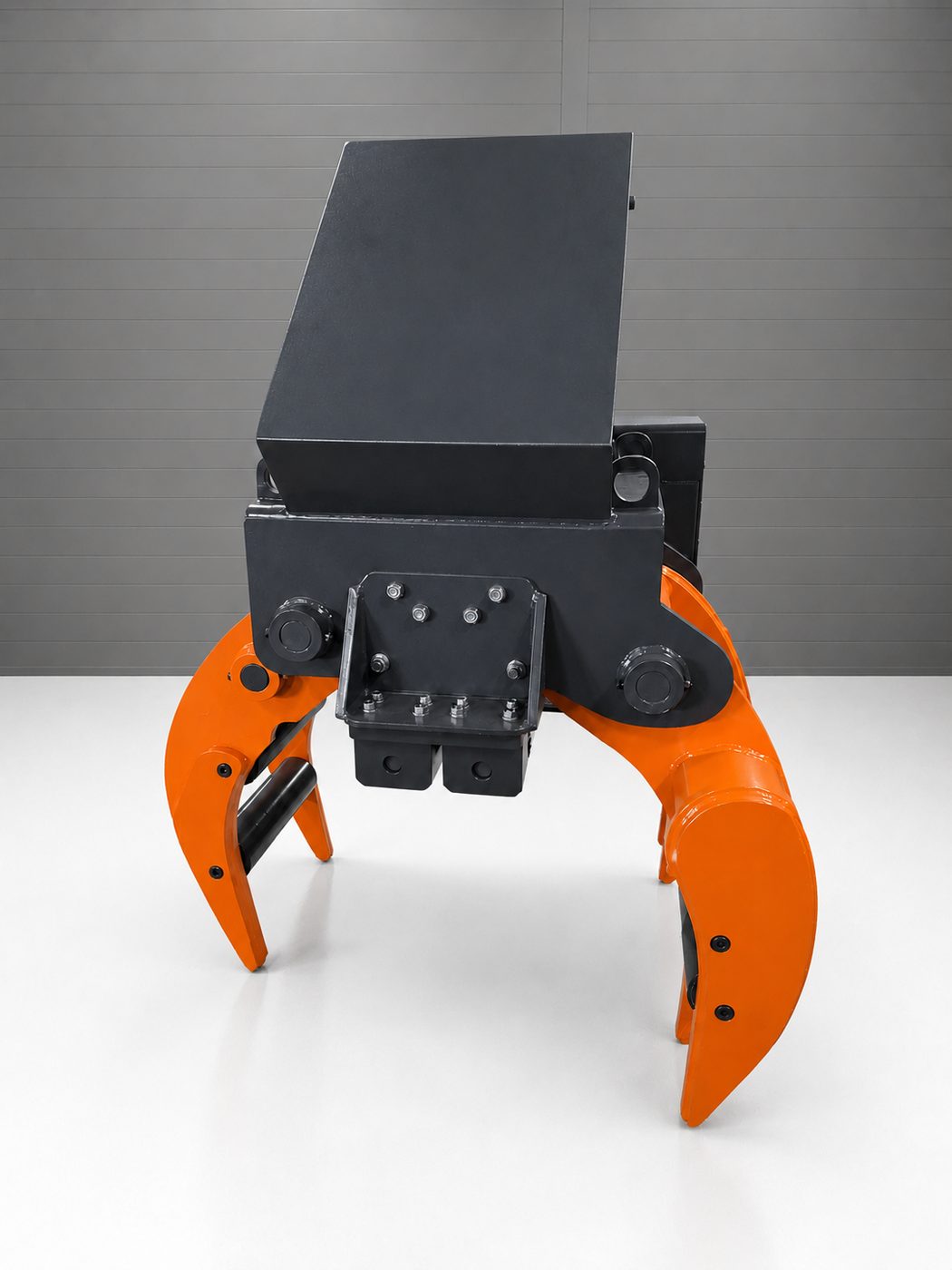 HTP Roller 400 from behind, with the excavator mounting bracket